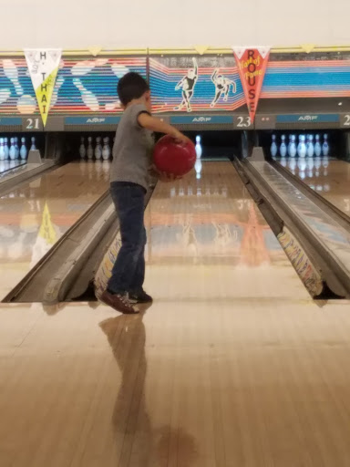 Bowling Alley «Pacific Lanes Bowling Center», reviews and photos, 7015 S D St, Tacoma, WA 98408, USA