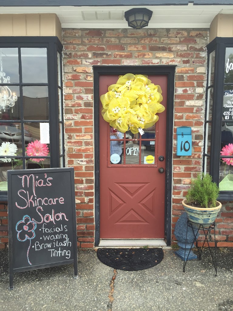 Mia's Skincare Salon 31069