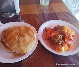 Los Güeros Comida photo