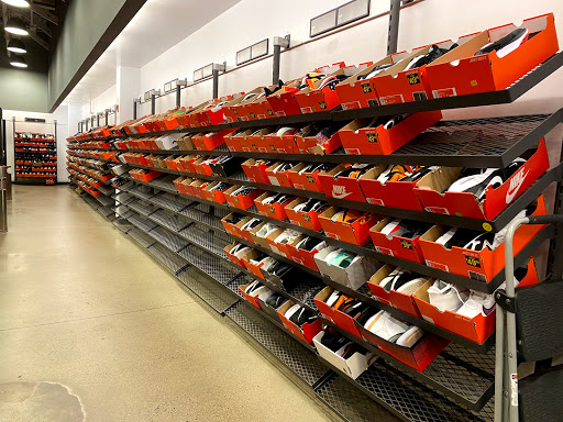 Sporting Goods Store «Nike Factory Store», reviews and photos, 20 Killingworth Tpke #155, Clinton, CT 06413, USA