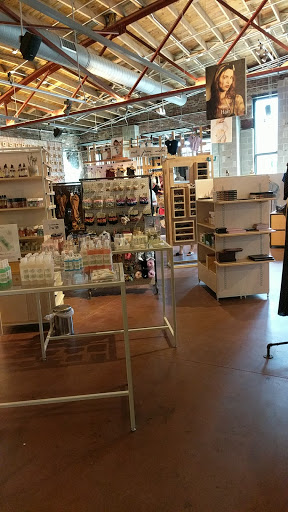 Clothing Store «Urban Outfitters», reviews and photos, 1140 Bardstown Rd, Louisville, KY 40204, USA