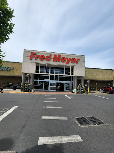 Grocery Store «Fred Meyer», reviews and photos, 11565 SW Pacific Hwy, Tigard, OR 97223, USA