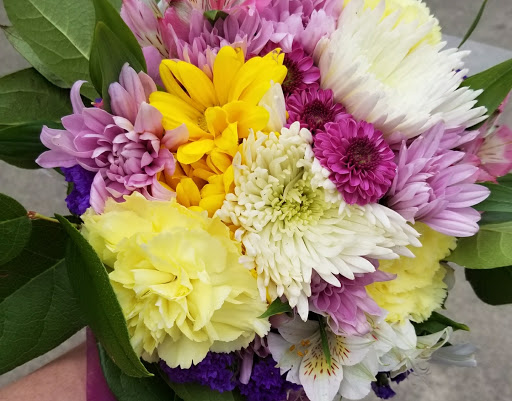 Florist «Hill Florist and Gifts», reviews and photos, 276 E Main St, Hillsboro, OR 97123, USA