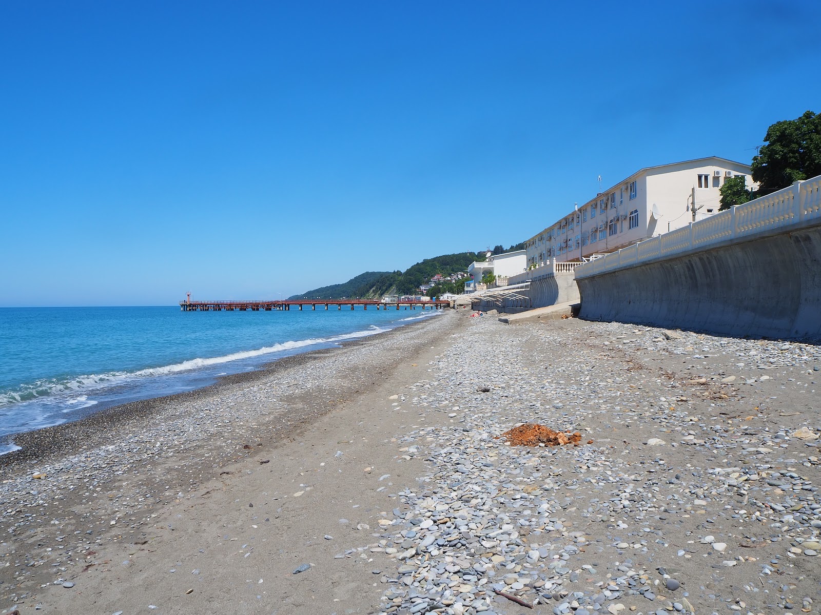Loo beach II的照片 带有灰卵石表面