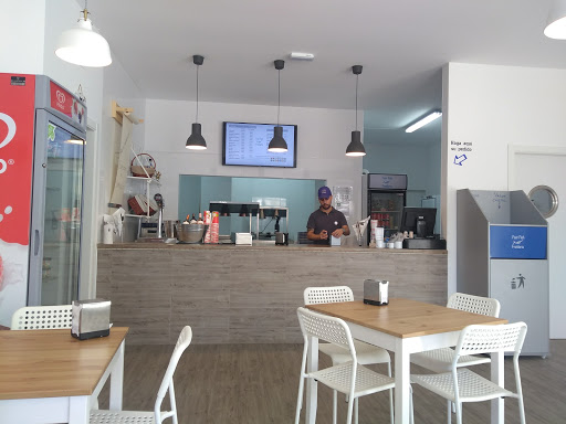 La Tangerine Cafe-Bar - Av. Luis Braille, 29680 Estepona, Málaga
