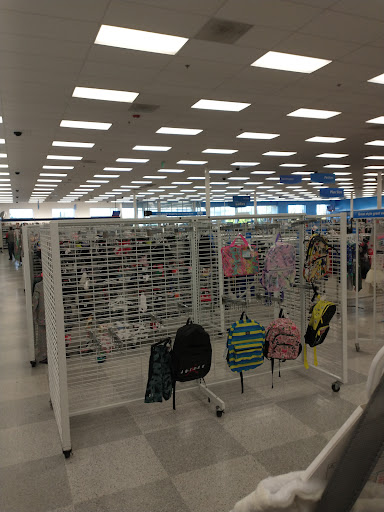 Clothing Store «Ross Dress for Less», reviews and photos, 6901 W Grand Ave, Gurnee, IL 60031, USA