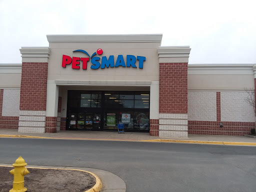 Pet Supply Store «PetSmart», reviews and photos, 13241 Gateway Center Dr, Gainesville, VA 20155, USA