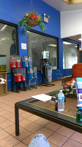 Car Wash «Splash Car Wash», reviews and photos, 250 N Merchants Dr, Oswego, IL 60543, USA