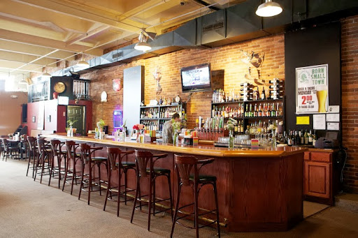 Brown's Towne Lounge and Bar