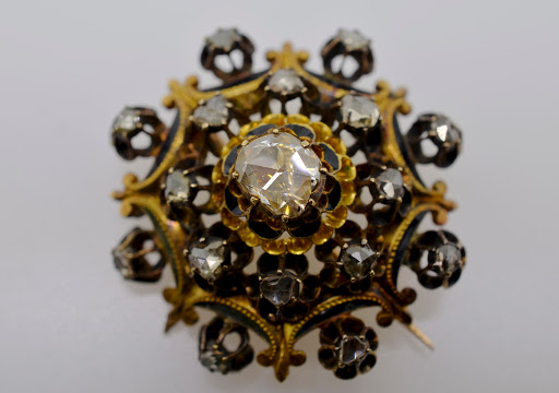 Pawn Shop «Uptown Pawn», reviews and photos, 301 W Lake St, Minneapolis, MN 55408, USA