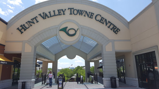 Shopping Mall «Hunt Valley Towne Centre», reviews and photos, 118 Shawan Rd, Cockeysville, MD 21030, USA