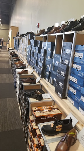 Shoe Store «DSW Designer Shoe Warehouse», reviews and photos, 2771 Town Center Blvd, Crestview Hills, KY 41017, USA