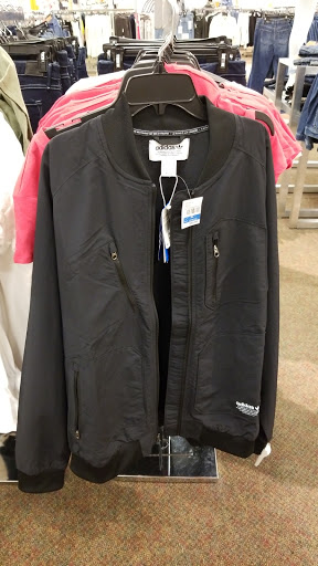 Department Store «Century 21 Department Store», reviews and photos, 1085 Old Country Rd, Westbury, NY 11590, USA