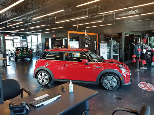 Car Dealer «Ferman MINI of Tampa Bay», reviews and photos, 31320 US-19, Palm Harbor, FL 34684, USA