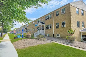 Wedgewood Hills Apartment Homes image