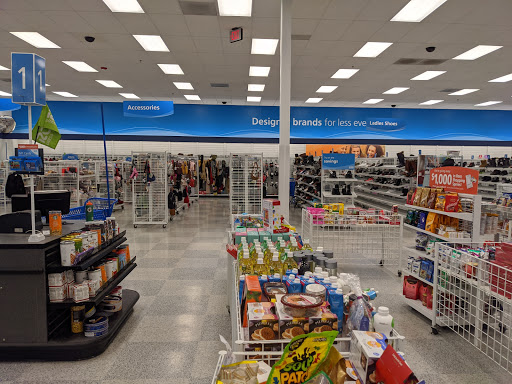 Clothing Store «Ross Dress for Less», reviews and photos, 484 Randall Rd, South Elgin, IL 60177, USA