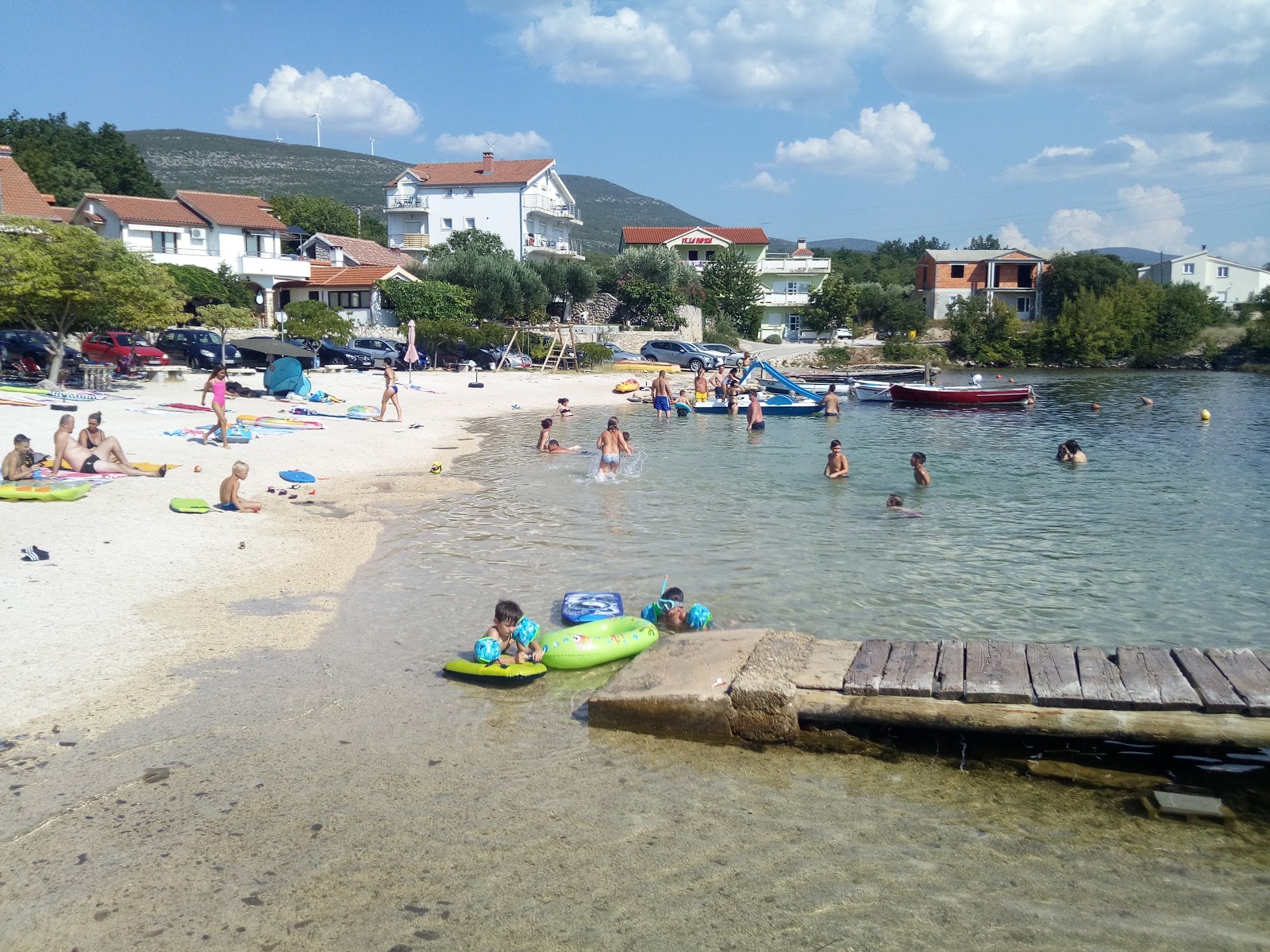 Ribnica beach的照片 便利设施区域