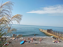Svetlyachok beach'in fotoğrafı - rahatlamayı sevenler arasında popüler bir yer