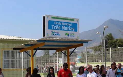 Square School Tres Marias image
