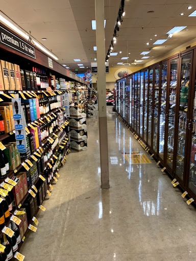 Grocery Store «Safeway», reviews and photos, 205 N 5th Ave, Yakima, WA 98902, USA