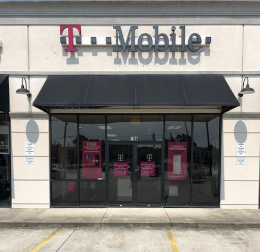 Cell Phone Store «T-Mobile», reviews and photos, 18169 Highland Rd, Baton Rouge, LA 70810, USA