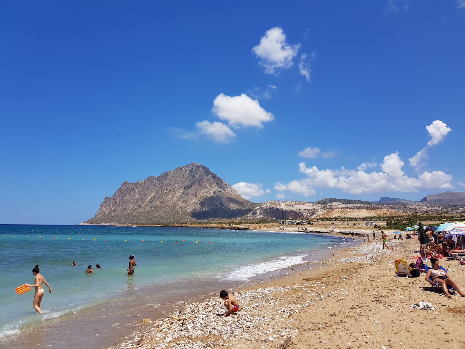 Fotografie cu Rio Forgia Beach cu o suprafață de nisip beige și pietricele