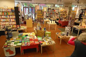 Bunter Bücherladen image