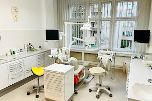 Zahnarztpraxis Dr. Reinhard Fischer image
