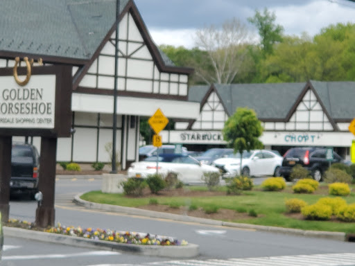 Shopping Mall «Golden Horseshoe Shopping Center», reviews and photos, 1088 Wilmot Rd, Scarsdale, NY 10583, USA