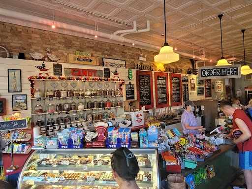 American Restaurant «Lickity Split Frozen Custard», reviews and photos, 6056 N Broadway St, Chicago, IL 60660, USA