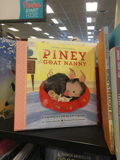 Book Store «Books-A-Million», reviews and photos, 300 Retail Commons Pkwy, Martinsburg, WV 25403, USA