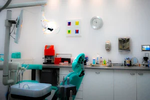 Pro Esthetic Dental Services - Οδοντίατρος Θεόδωρος Τασόπουλος image