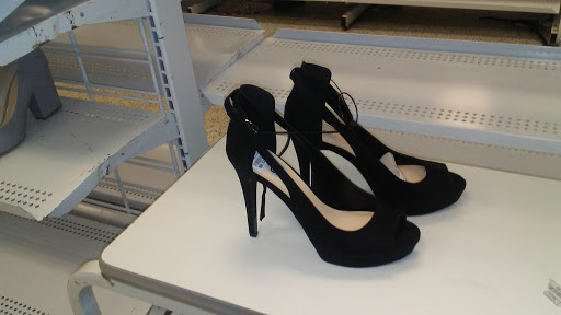 Clothing Store «Ross Dress for Less», reviews and photos, 1180 Stafford Market Pl, Stafford, VA 22556, USA