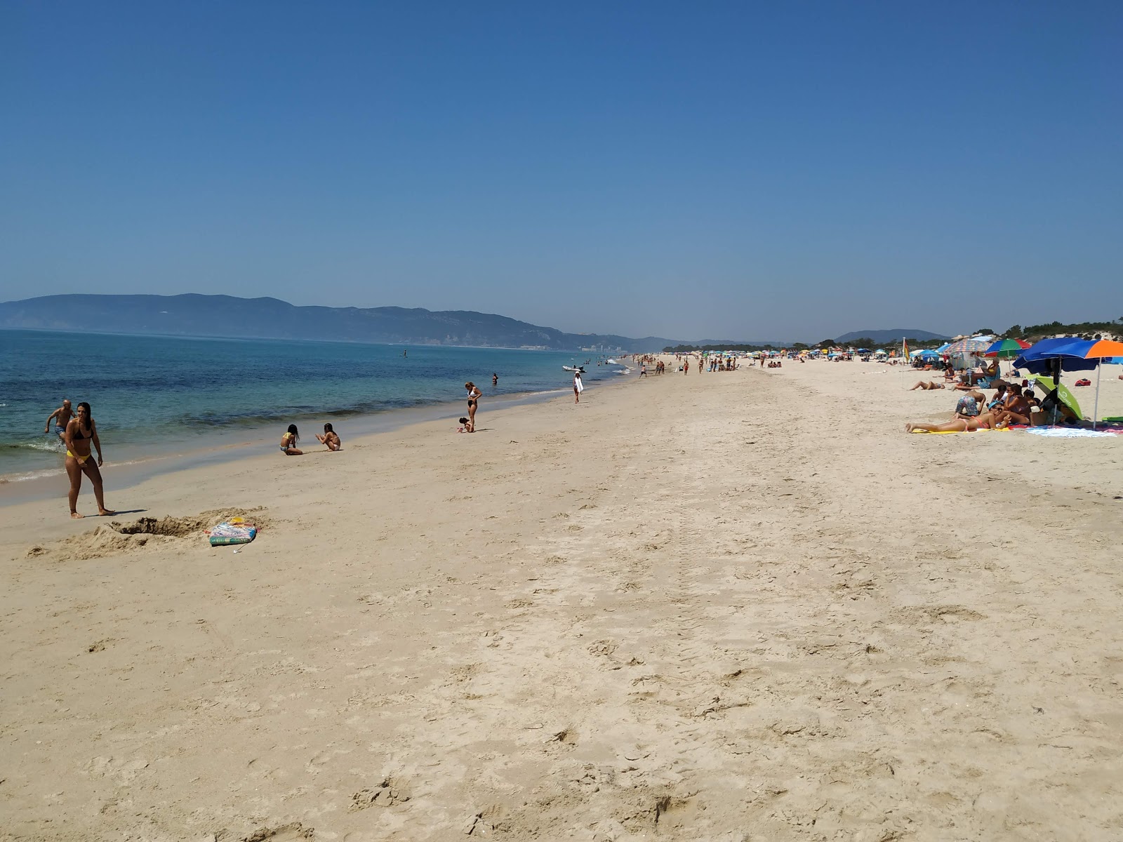 Φωτογραφία του Praia Atlantica και η εγκατάσταση