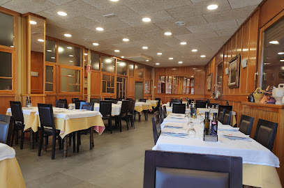 Hostal Restaurant Can Baral·la - Plaça de la Generalitat, 6, 17864 Sant Pau de Segúries, Girona, Spain