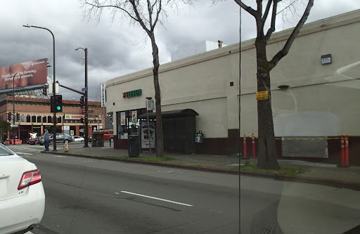 Convenience Store «7-Eleven», reviews and photos, 2000 San Pablo Ave, Berkeley, CA 94702, USA