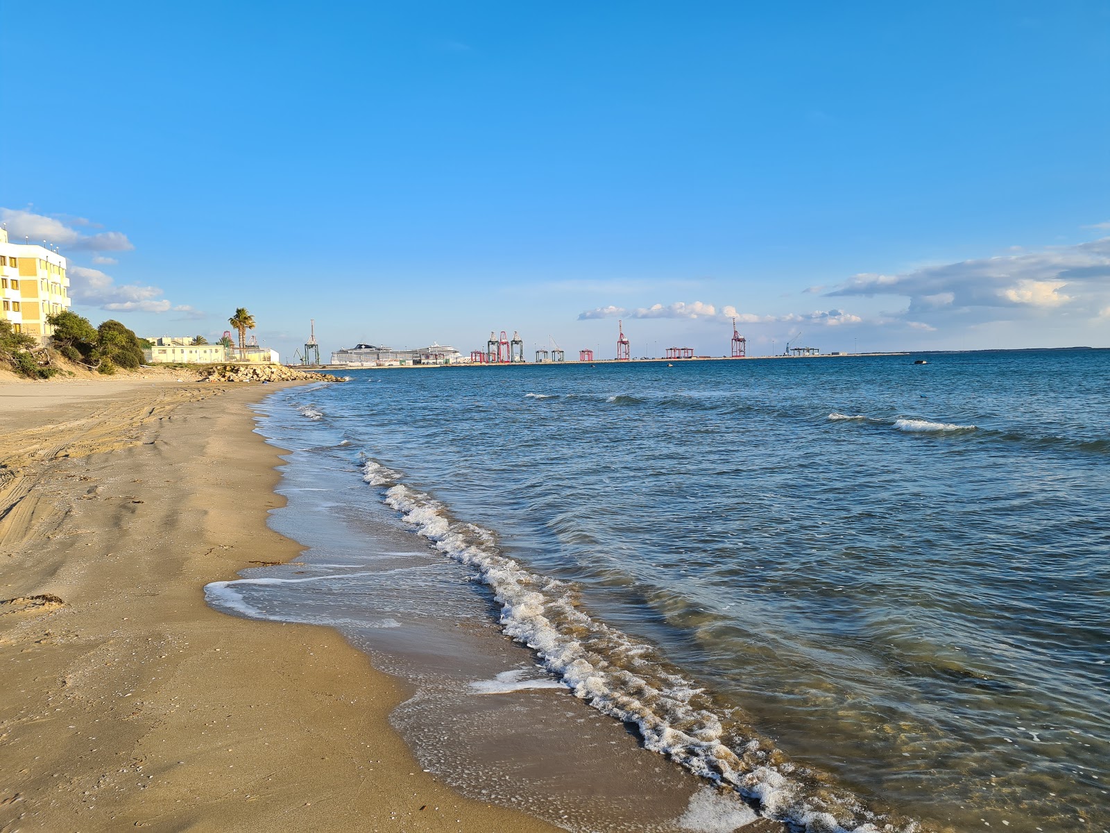 Foto di Lido Azzurro beach con molto pulito livello di pulizia