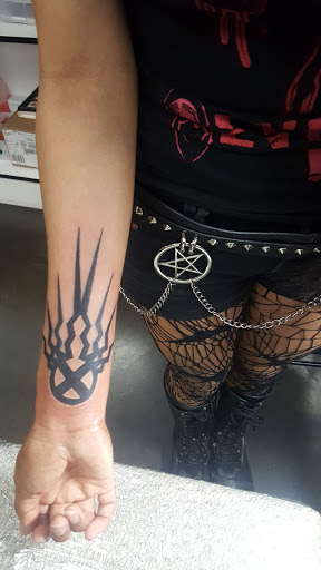 Explore london name tattoo ideas, creative tattoo ideas in Garden Grove, available at Dr. Tattoo Studio