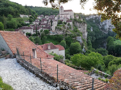 le puits de garival à Tour-de-Faure