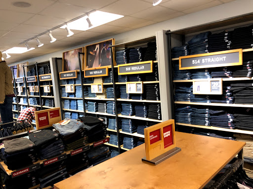 Outlet Mall «Tanger Outlet Mebane», reviews and photos, 4000 Arrowhead Blvd, Mebane, NC 27302, USA