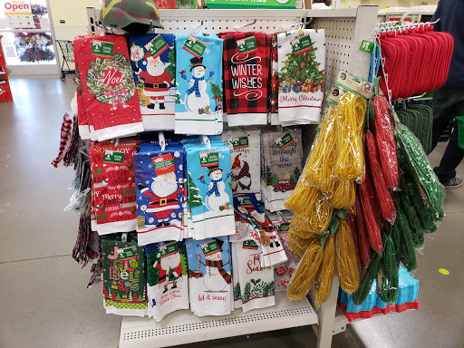 Dollar Store «Dollar Tree», reviews and photos, 25000 Blue Ravine Rd, Folsom, CA 95630, USA