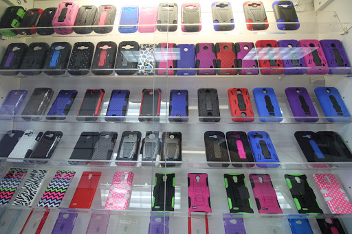 Cell Phone Store «MetroPCS Authorized Dealer», reviews and photos, 21631 Village Lakes Shopping Center Dr, Land O Lakes, FL 34639, USA