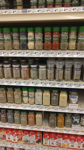 Supermarket «Giant Eagle Supermarket», reviews and photos, 24601 Chagrin Blvd, Beachwood, OH 44122, USA