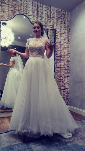 Bridal Shop «BHLDN», reviews and photos, 8 E Walton St, Chicago, IL 60611, USA