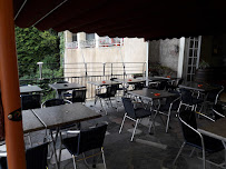 Atmosphère du Restaurant français Bar restaurant LA TERRASSE DU GAVE - 64390 à Sauveterre-de-Béarn - n°3