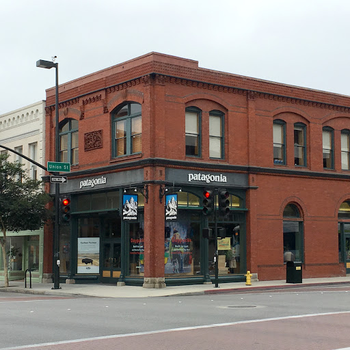 Clothing Store «Patagonia Pasadena», reviews and photos, 47 N Fair Oaks Ave, Pasadena, CA 91103, USA