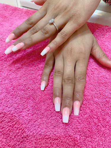 Reviews of Zoe Nail and Spa in London - Beauty salon