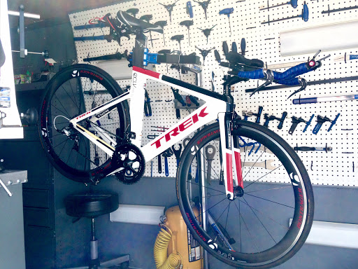 Bicycle Repair Shop «Thrill Bikes», reviews and photos, 4206 W Electra Ln, Glendale, AZ 85310, USA