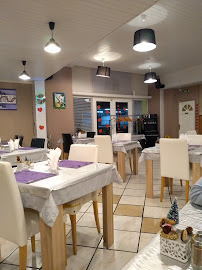 Atmosphère du Restaurant L'Agape à L'Isle-sur-le-Doubs - n°1
