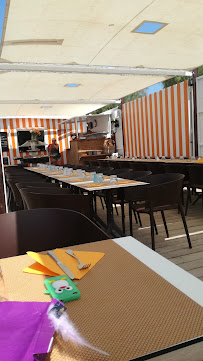 Atmosphère du Restaurant La Plage de Sophie à Saint-Cyr-sur-Mer - n°5